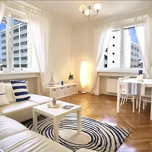 https://operastreet-city-center-santorin-apartment.vienna-besthotels.com