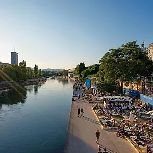 https://newley-renovated-apartment-in-the-city-center.vienna-besthotels.com