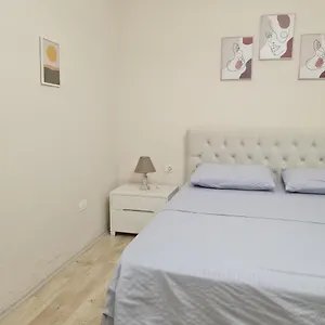 https://central-downtown-apartment-with-a-nice-balcony.albaniahotels.org